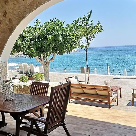 Comfortable Holiday Home In Charaki With Terrace Haraki