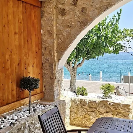 Comfortable Holiday Home In Charaki With Terrace Feriehus *