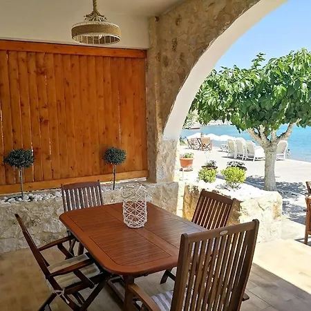 Comfortable Holiday Home In Charaki With Terrace Feriehus Haraki