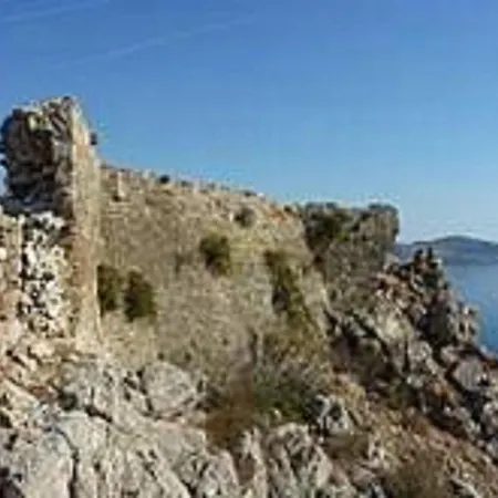 Comfortable Holiday Home In Charaki With Terrace Feriehus *