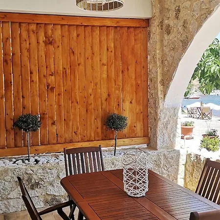 Comfortable Holiday Home In Charaki With Terrace Haraki