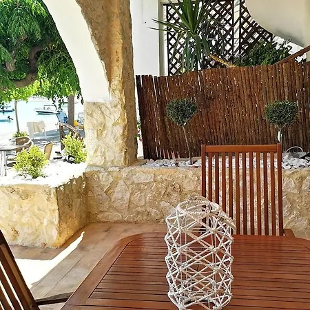 Comfortable Holiday Home In Charaki With Terrace Feriehus *